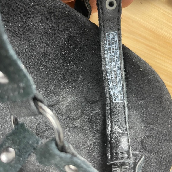 Vionic Black Suede Laser Cut Thong Sandals Women's Size 8 Adjustable Strap - Picture 10 of 16